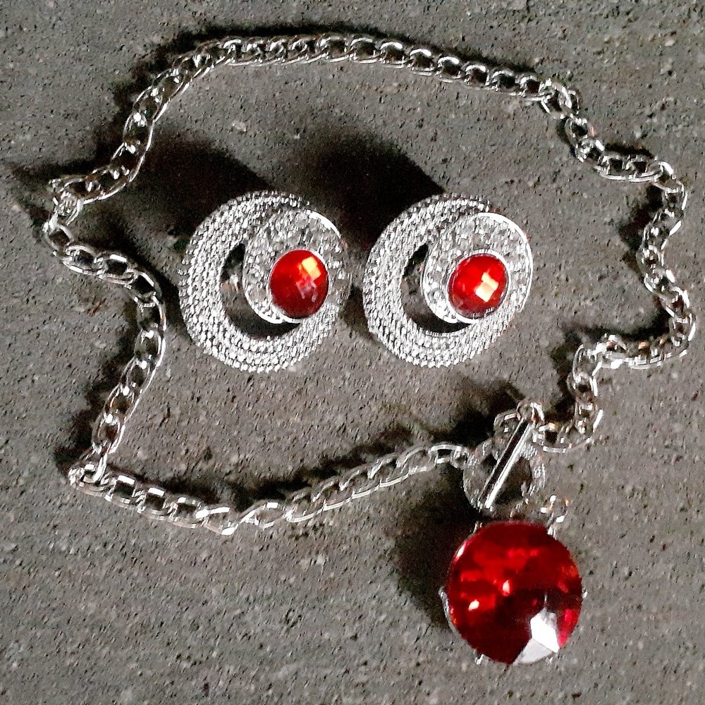 Rhinestone Faux Ruby Clip On Earrings Necklace Set